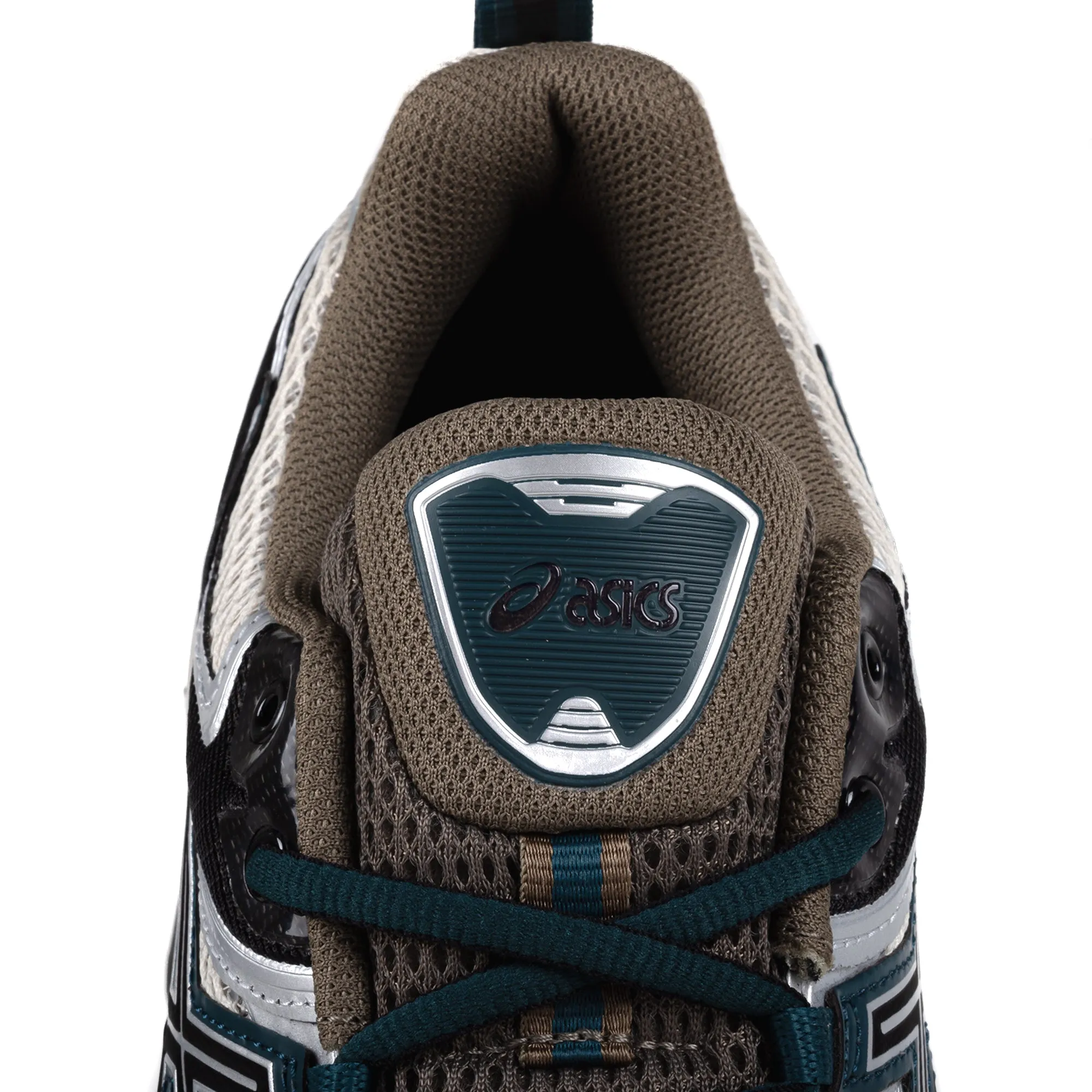 Asics GEL-QUANTUM KINETIC Oatmeal/Dark Taupe 1203A270-254