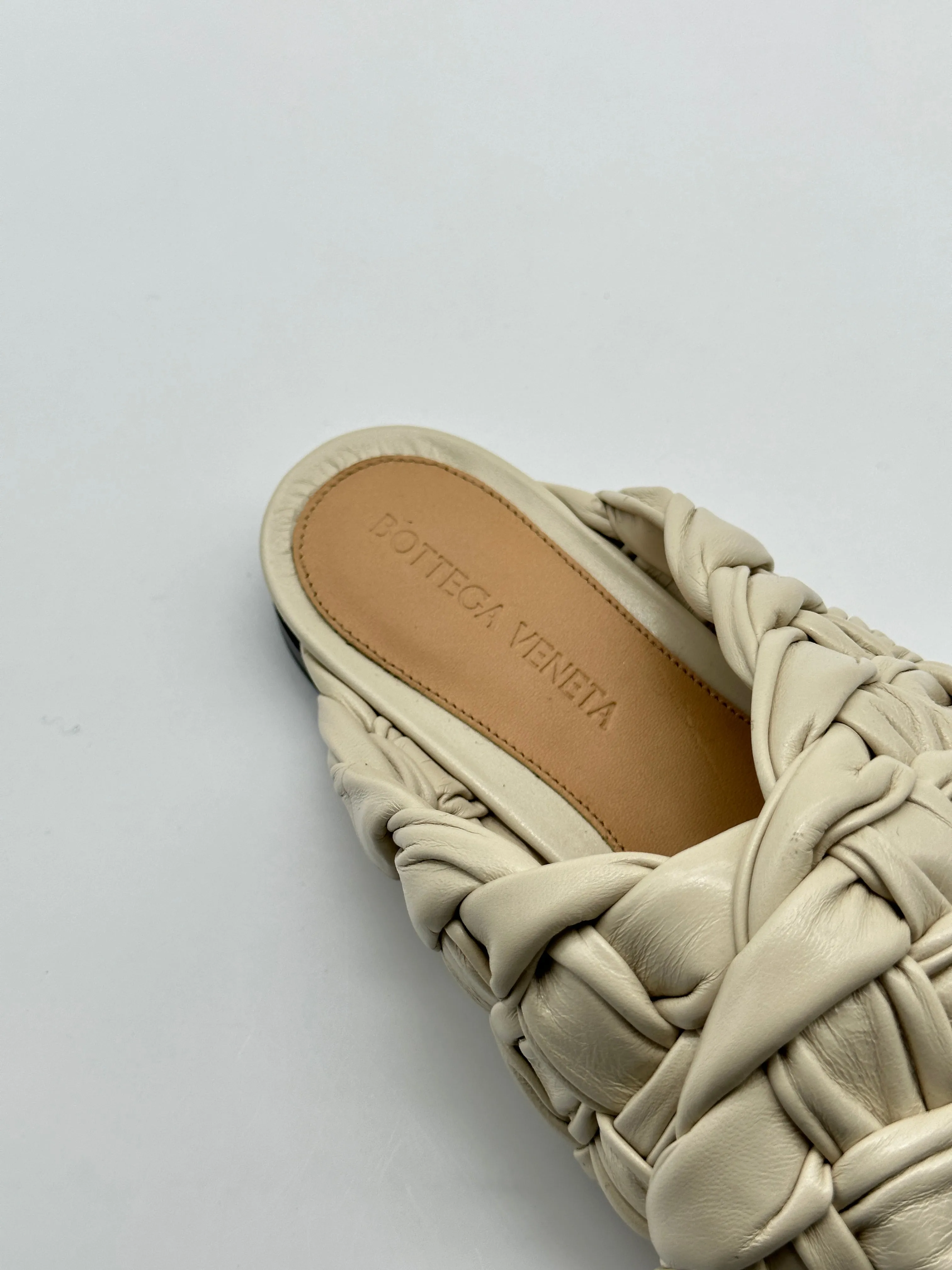 Intreccio Motif Flat Shoes