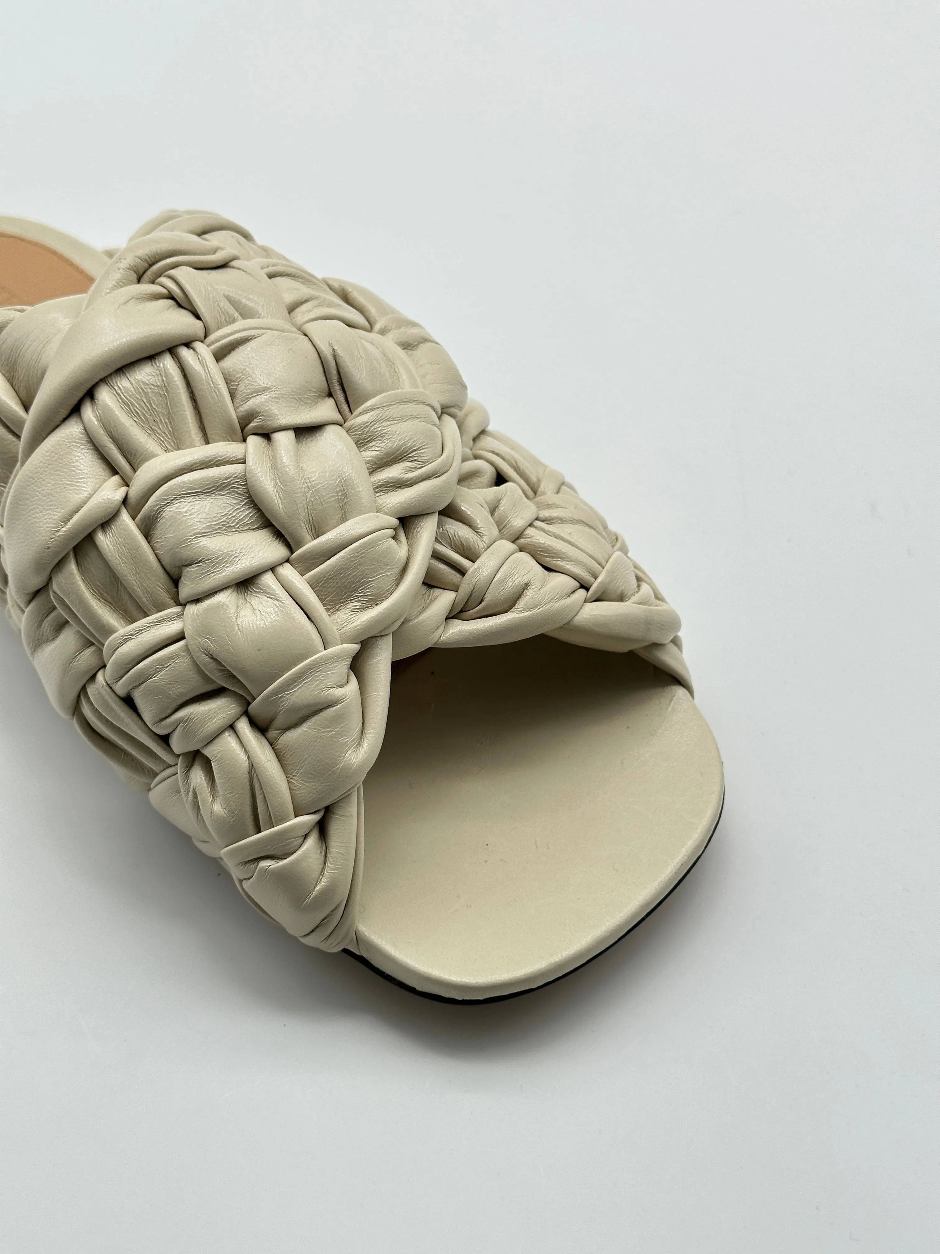 Intreccio Motif Flat Shoes
