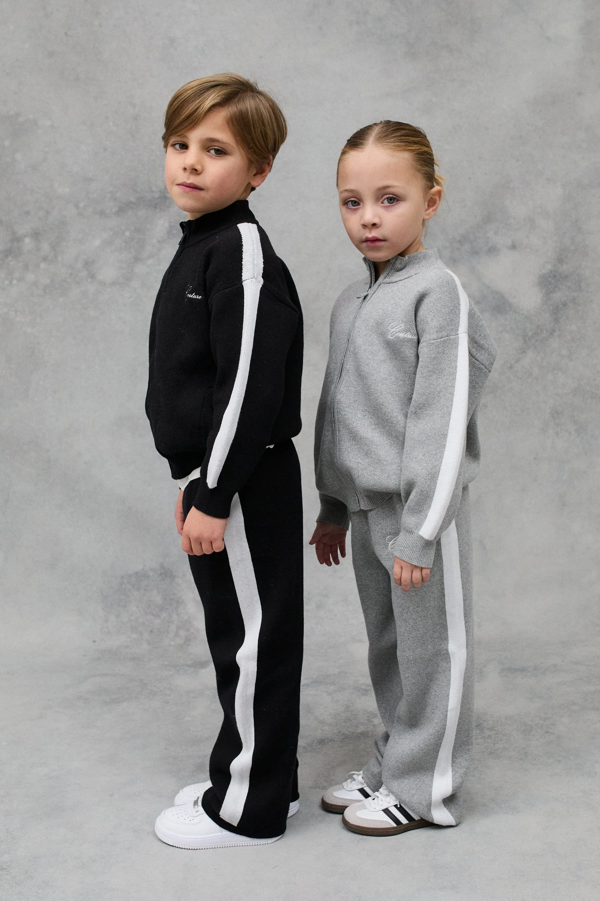 JNR SIDE STRIPE KNITTED ZIP THROUGH - BLACK