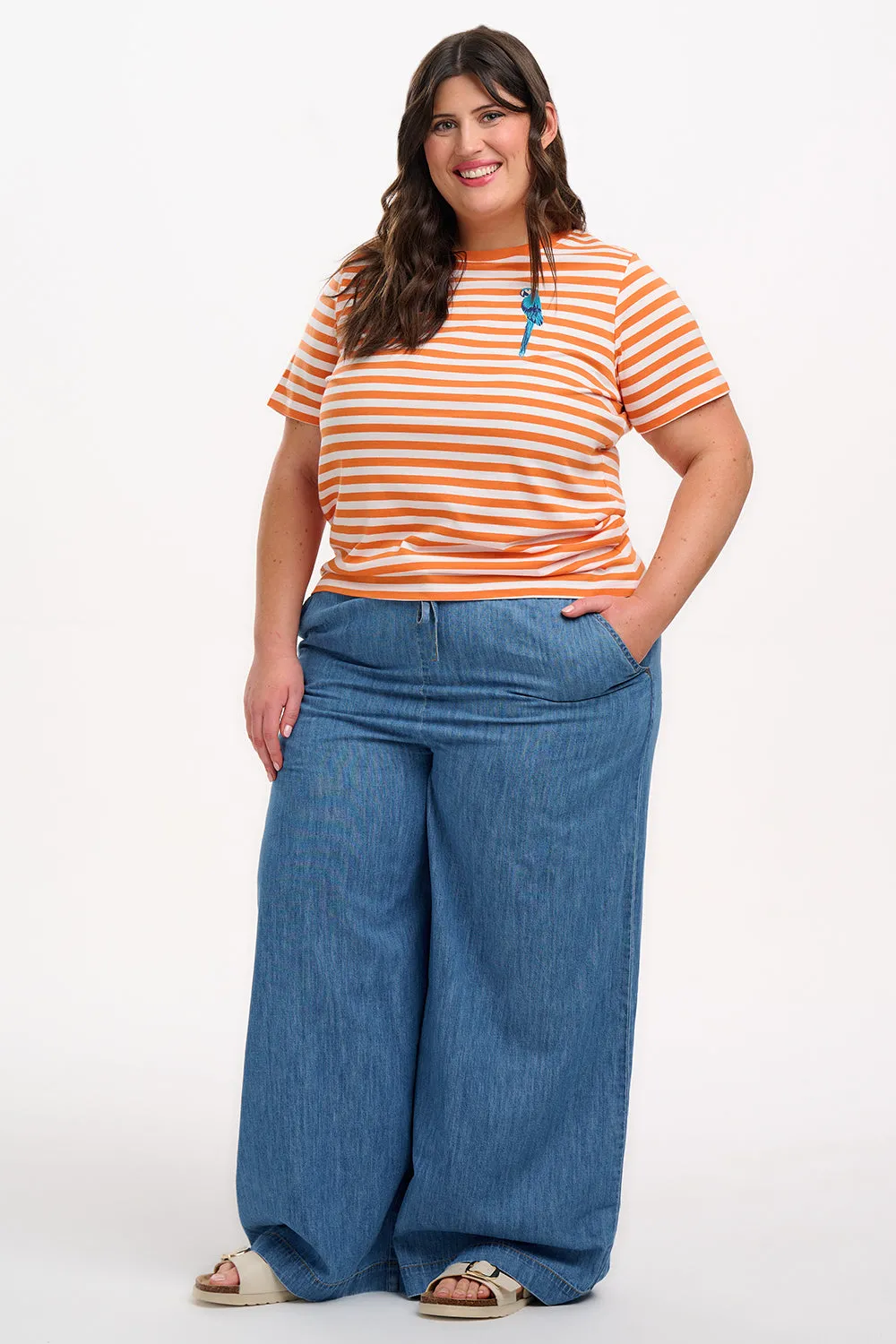 Maggie T-shirt - Off-White/Orange. Stripy Parrot
