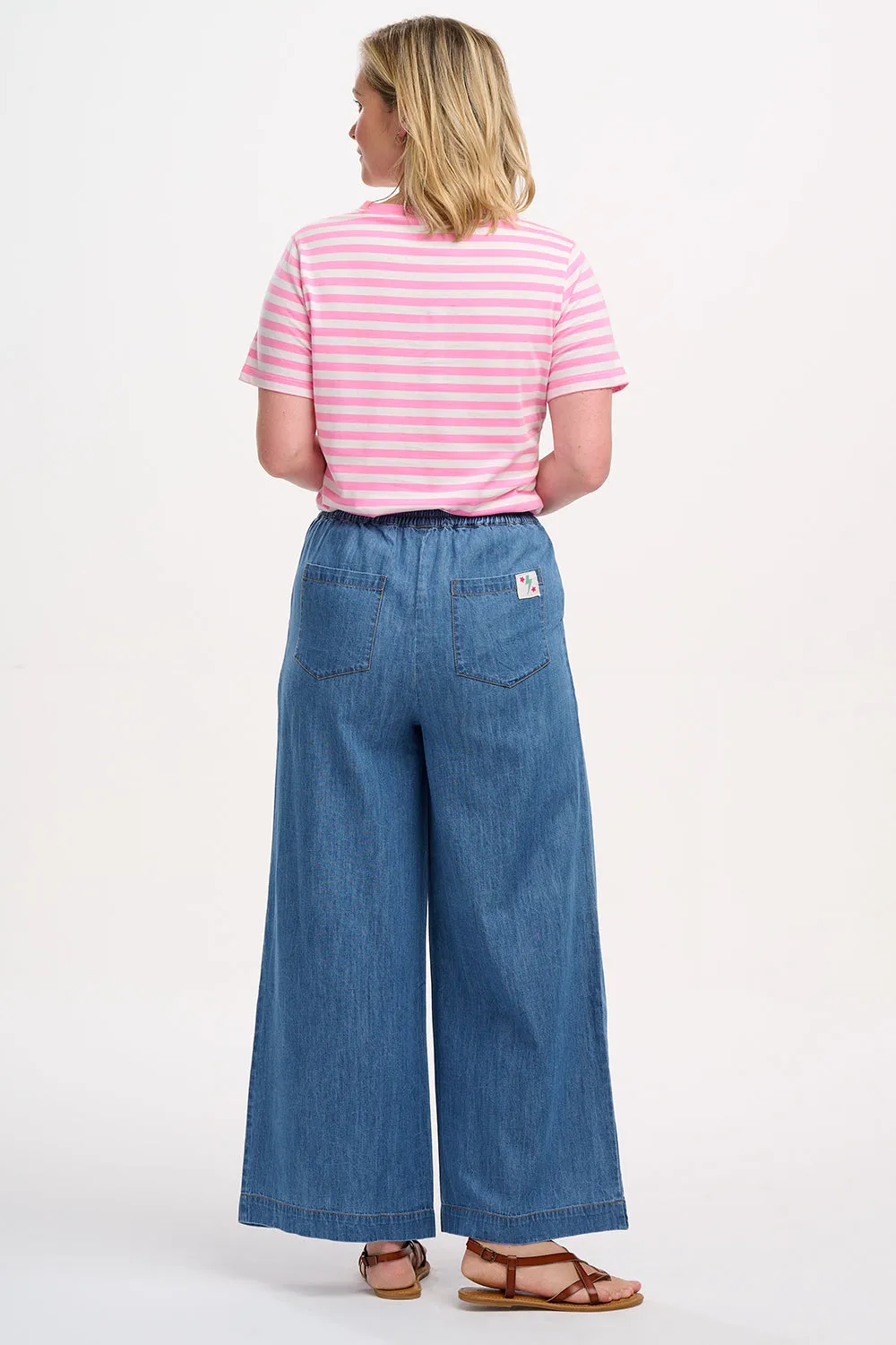 Maggie T-Shirt - Off-White/Pink. Pineapple Repeat