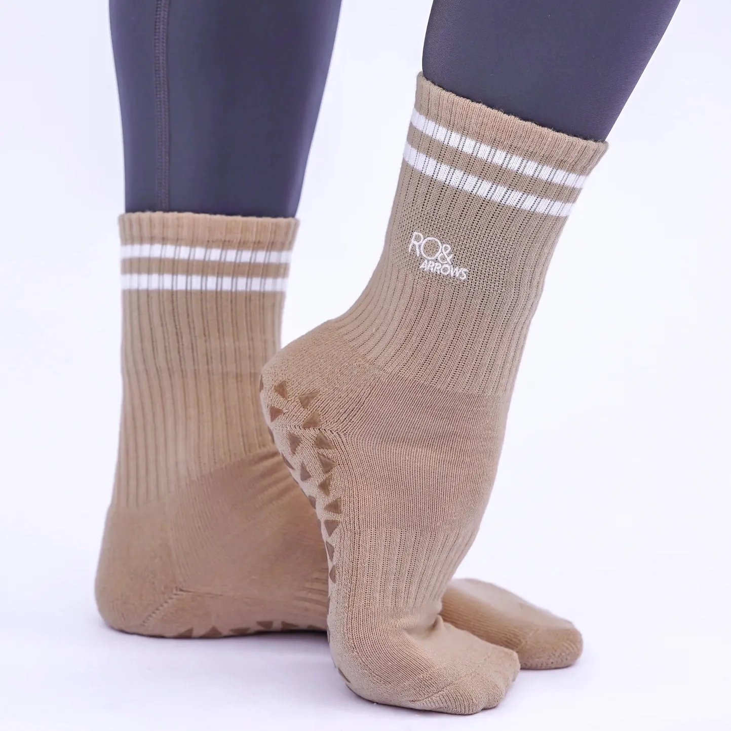 Ro & Arrows Maeve Retro Crew Grip Socks (Barre / Pilates)