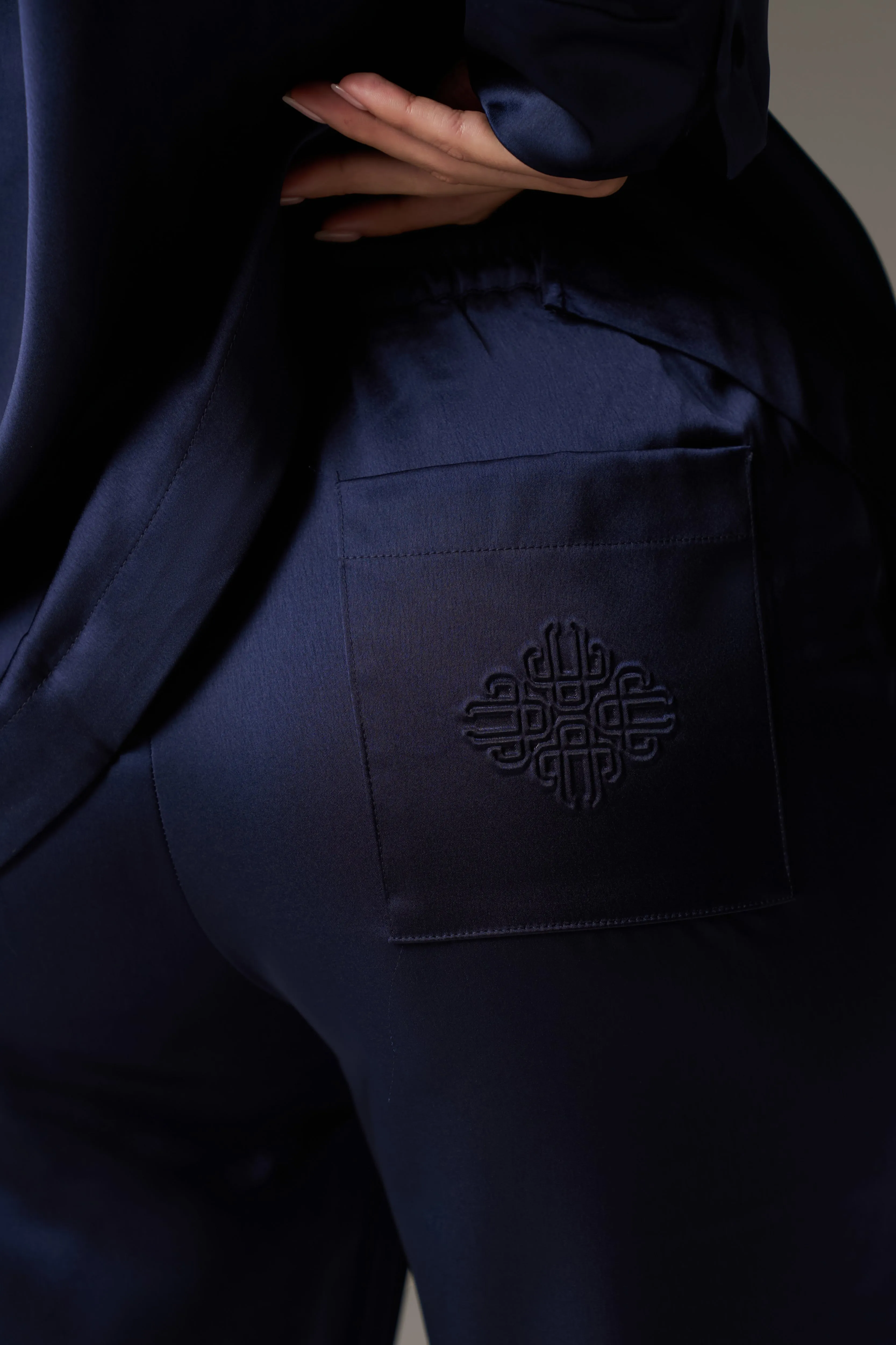 SATIN EMBLEM TROUSERS - NAVY