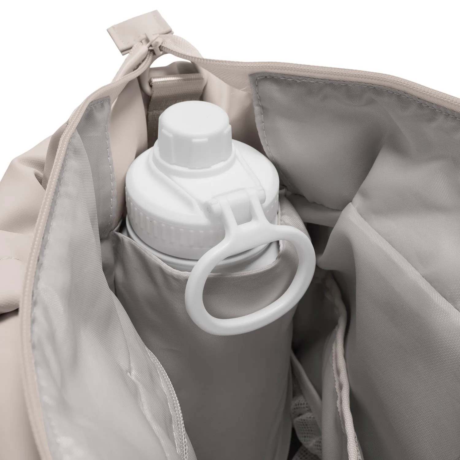 The Puffer Travel Tote - Atmosphere