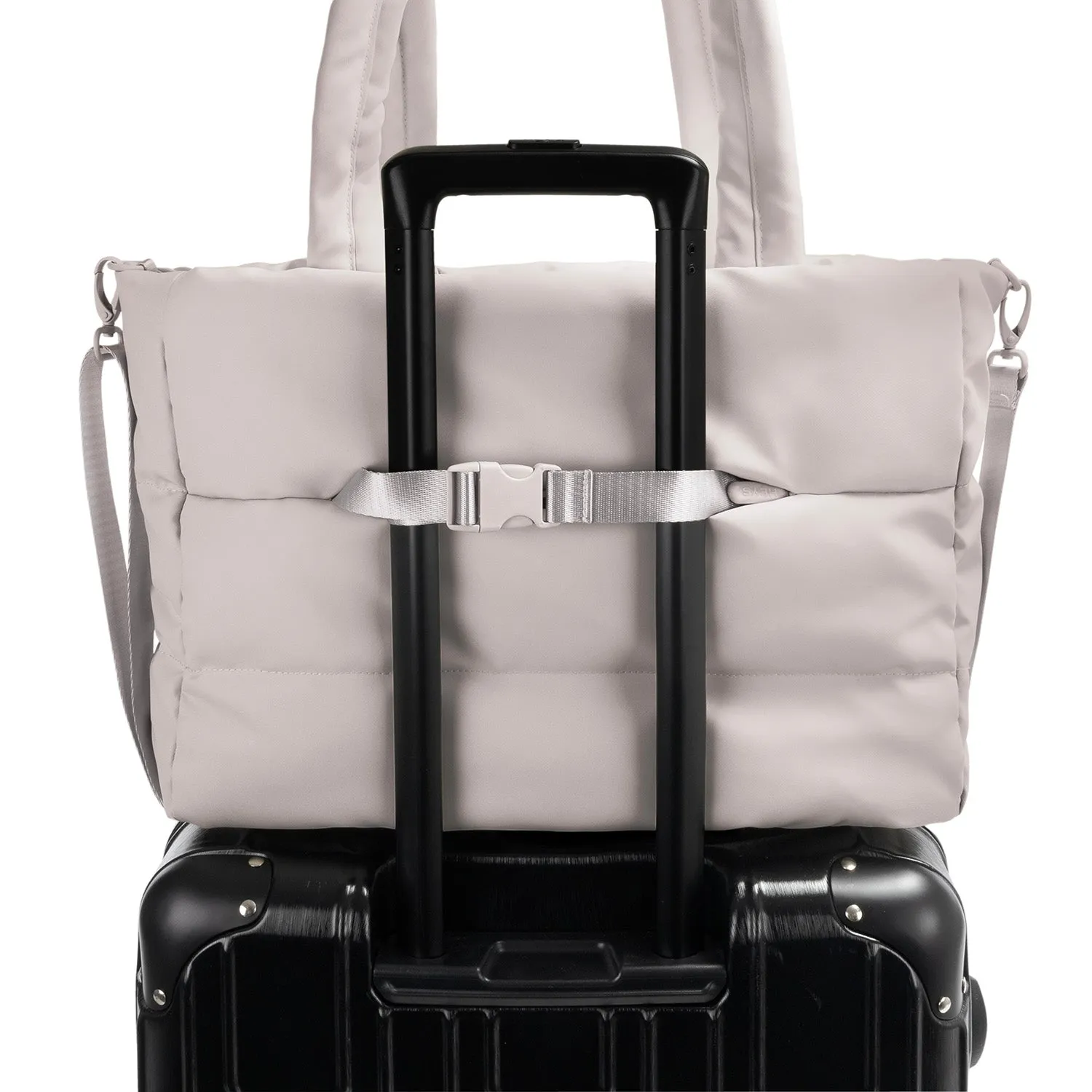 The Puffer Travel Tote - Atmosphere